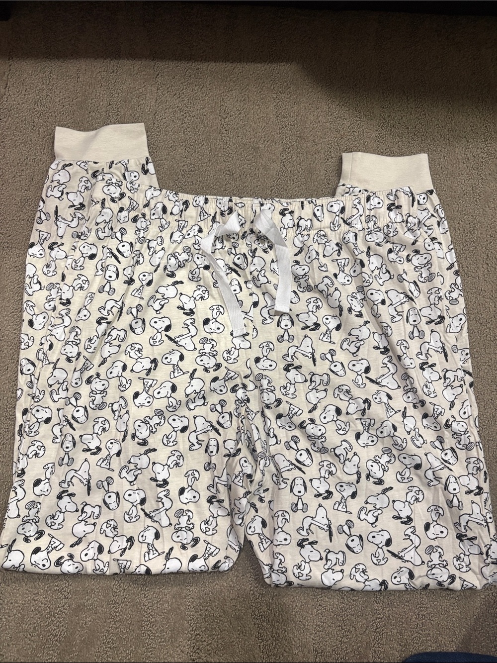 Adorable White Snoopy-Print Lounge Pants size L